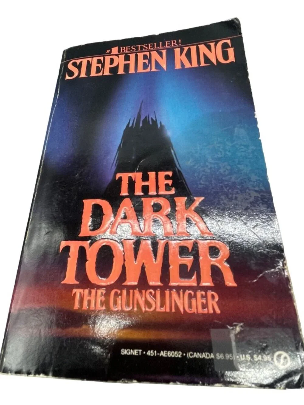 Stephn King paperback book the Dark Tower the gunslinger English 1978 READ